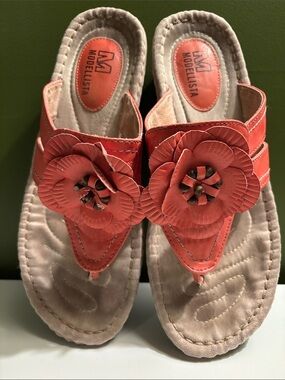 Madden Girl - Coral Toe-Post Sandals with Flower on Thong